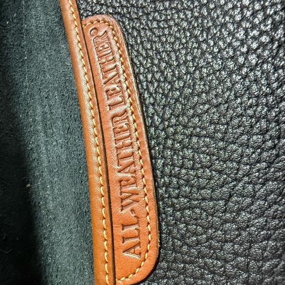 Vintage 1980-1990s Dooney & Bourke oversized shoulder bag. - Picture 11 of 15